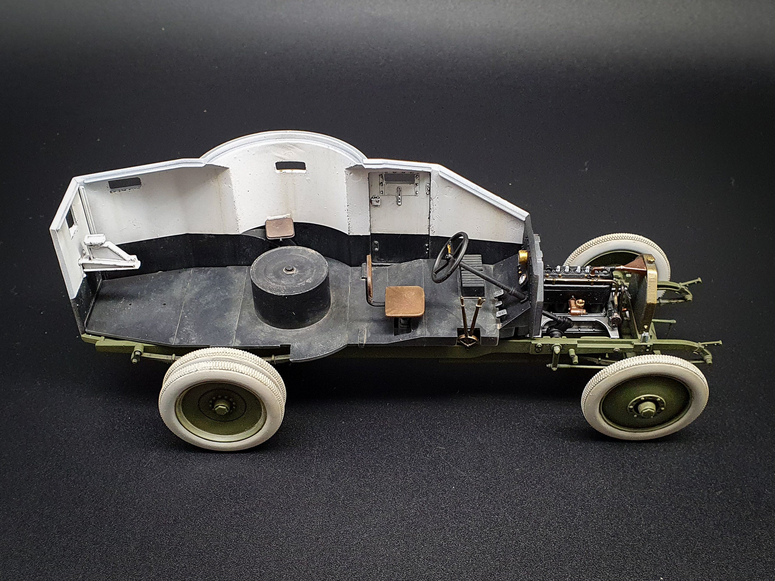 CSM 1/35 Scale Italian Armoured Car 1ZM - Image 2