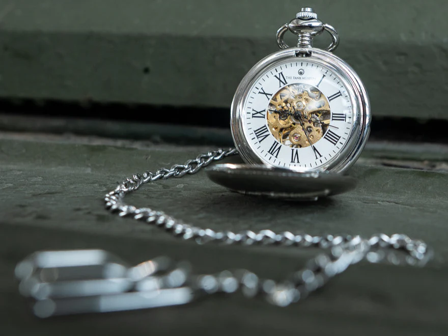 Exclusive Tank Museum Embossed Mechanical Pocket Watch - Image 2