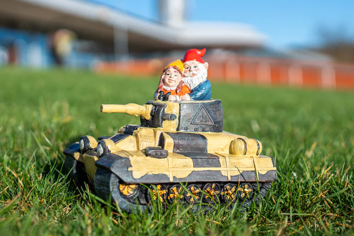 Gnome Valentine Tank - Image 2