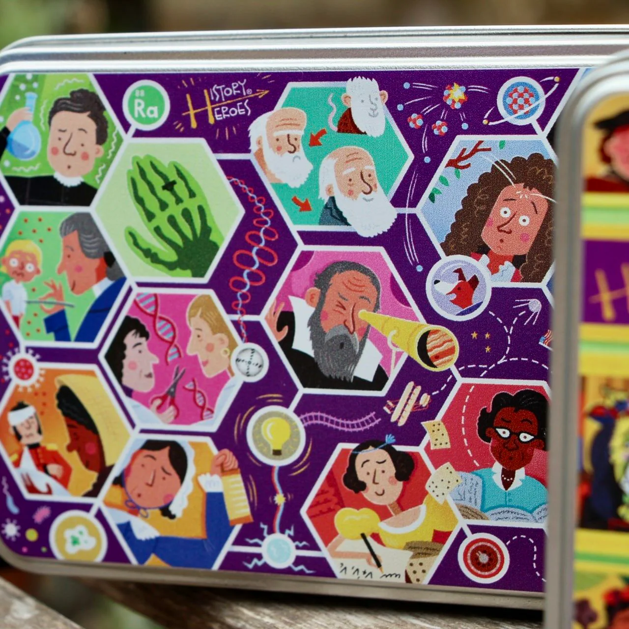 History Heroes STEM Gift Tin - Image 4