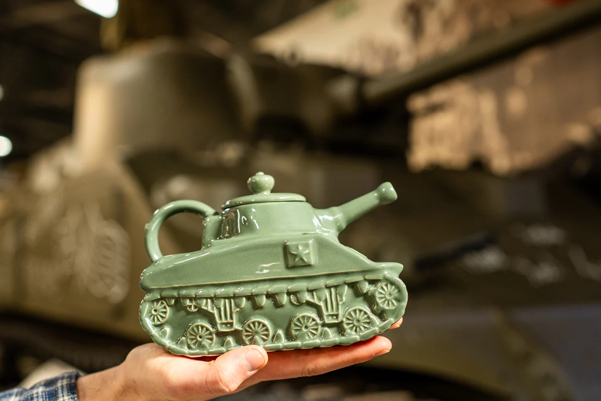 Sherman Tank Teapot - Image 3