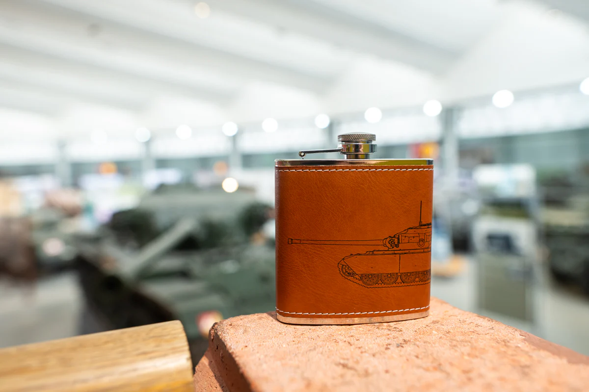 Tank Museum Exclusive Leatherette Hip Flask - Image 4
