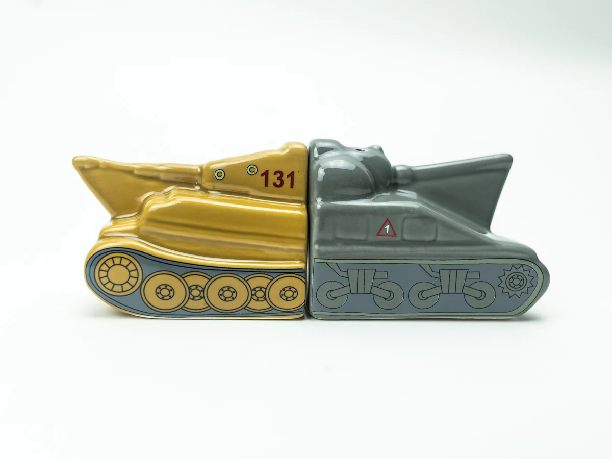 Tiger 131 and Sherman Tank Salt & Pepper Shakers - Image 5