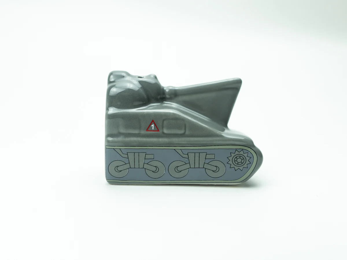 Tiger 131 and Sherman Tank Salt & Pepper Shakers - Image 7