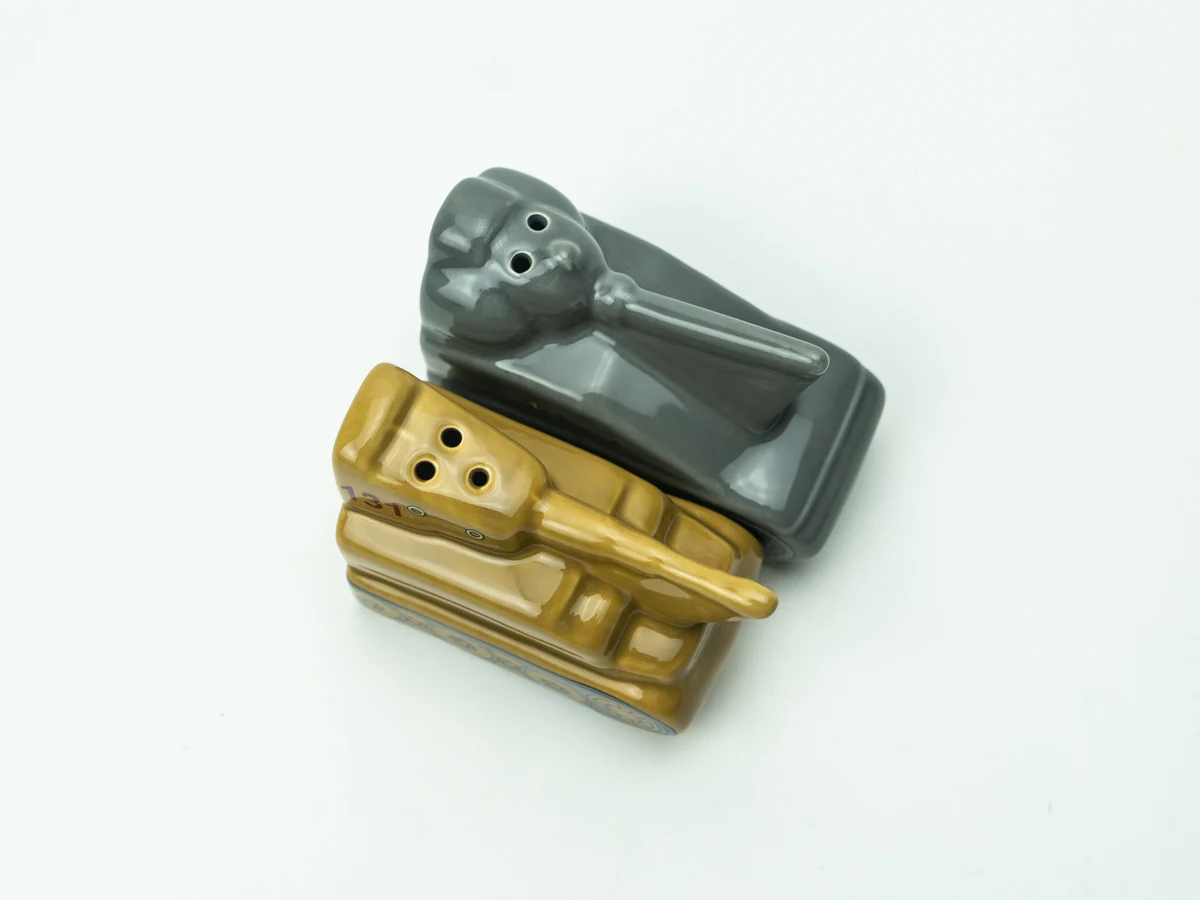 Tiger 131 and Sherman Tank Salt & Pepper Shakers - Image 9