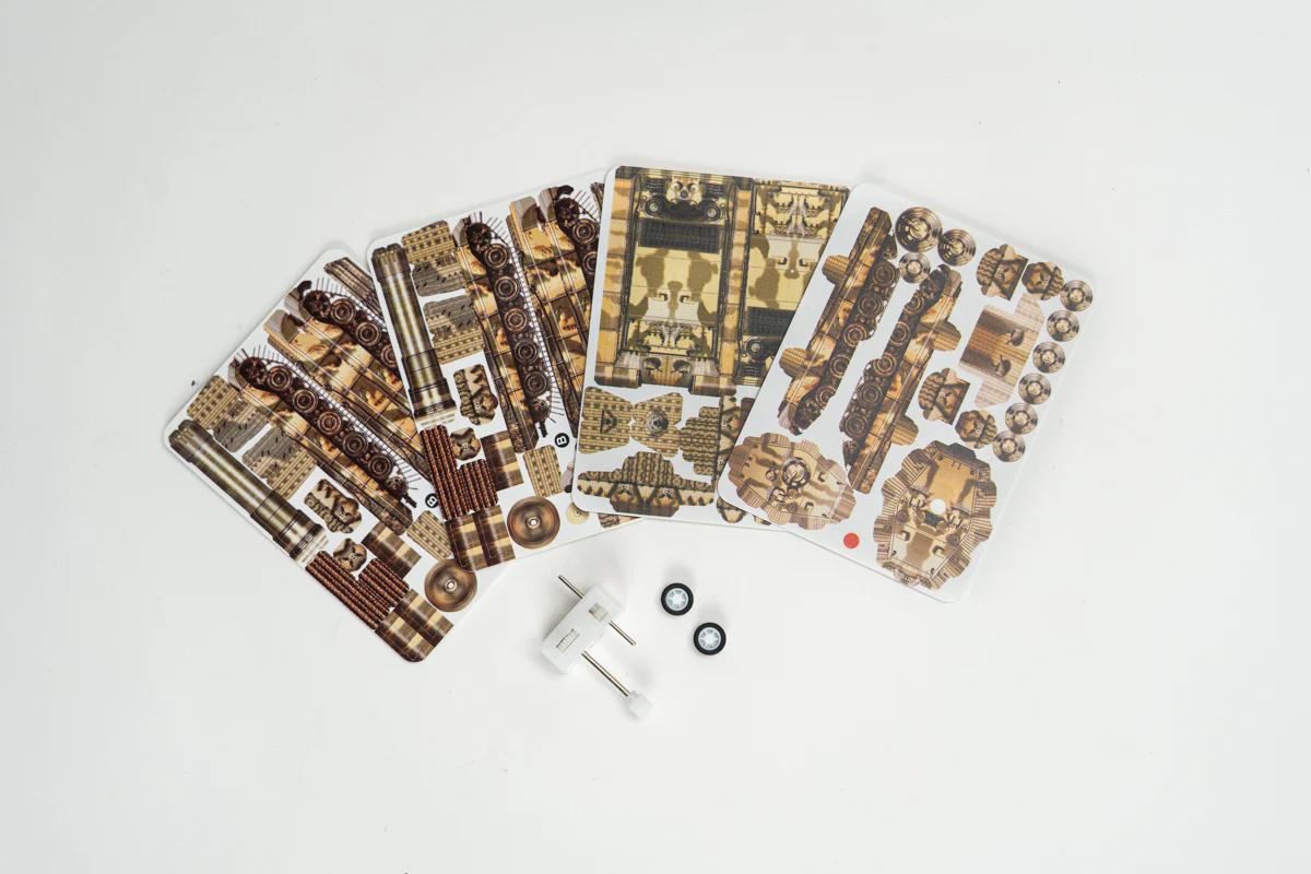 Wind Up Tank Toy Puzzle - Image 3